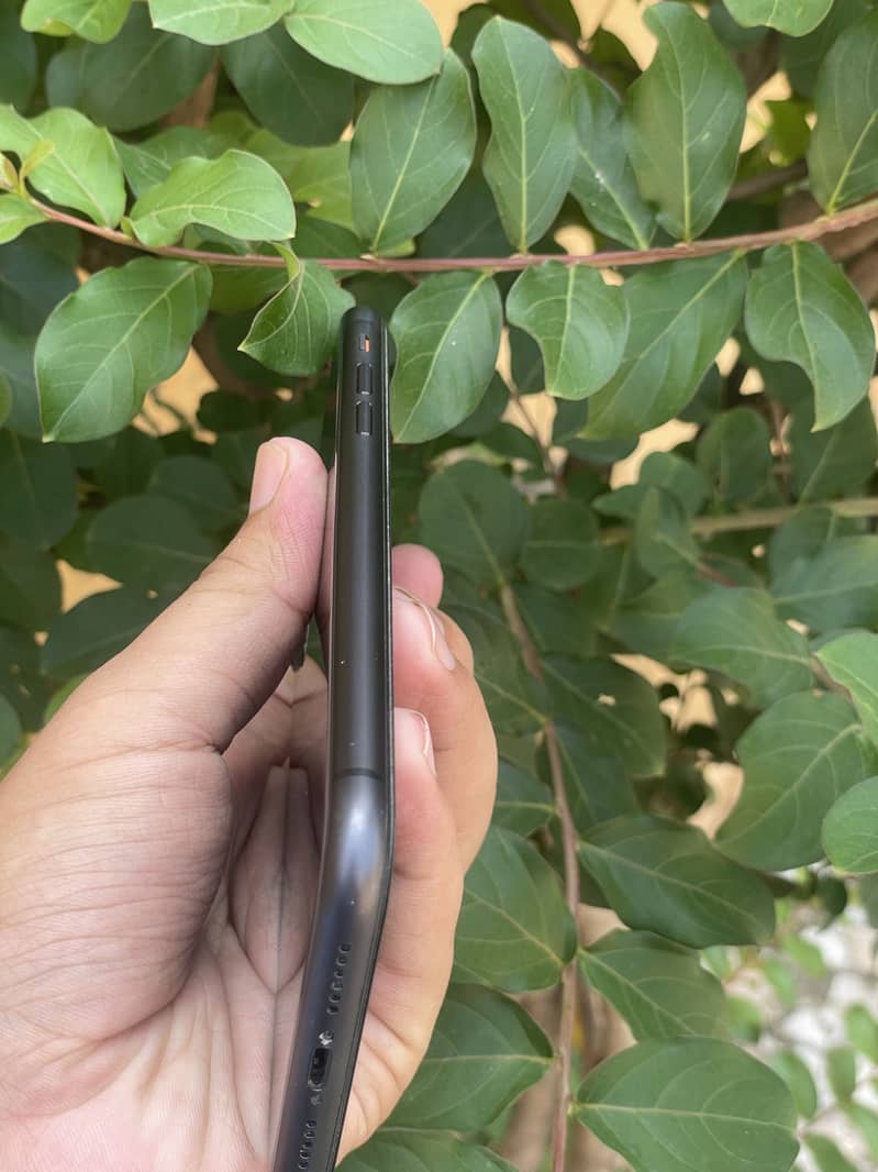 Apple iPhone 11 1