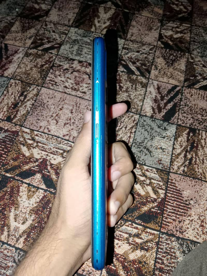 Realme C11 9