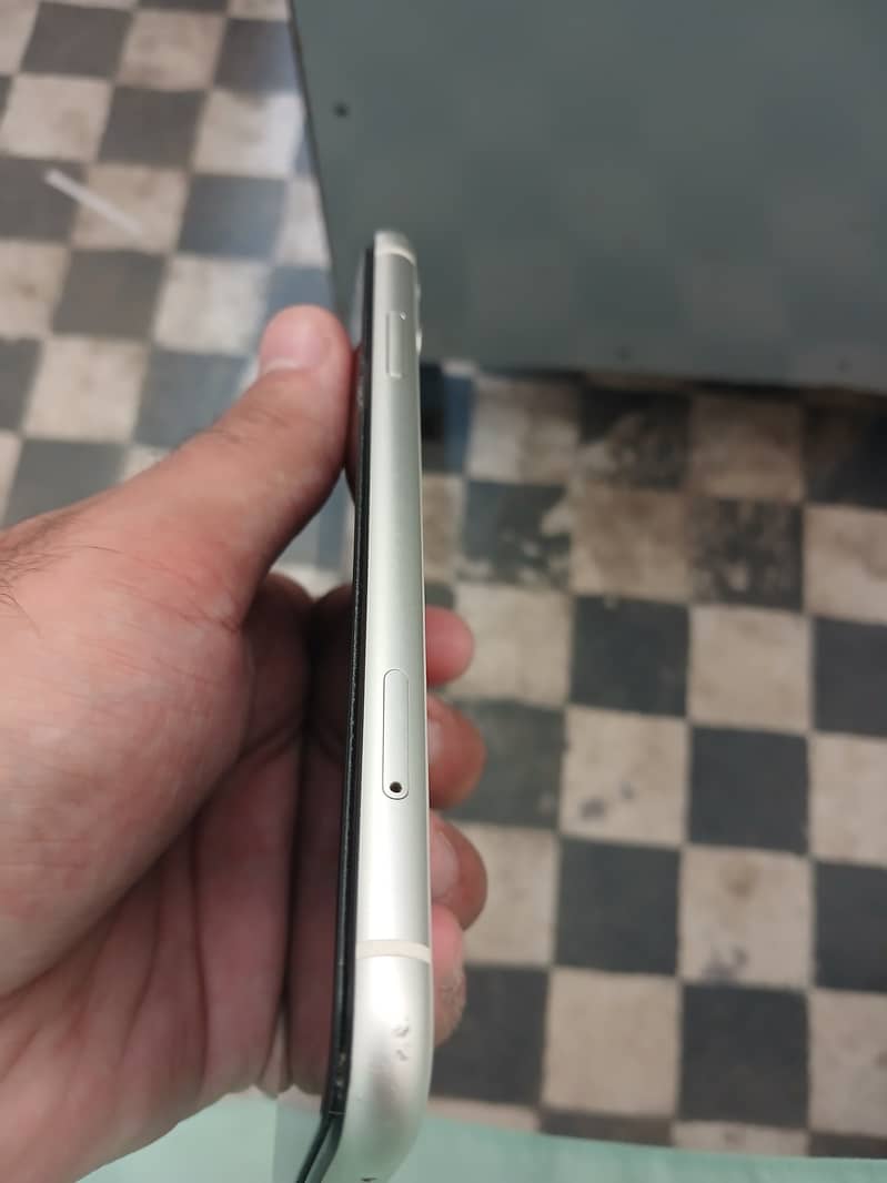 Apple iPhone 11 5