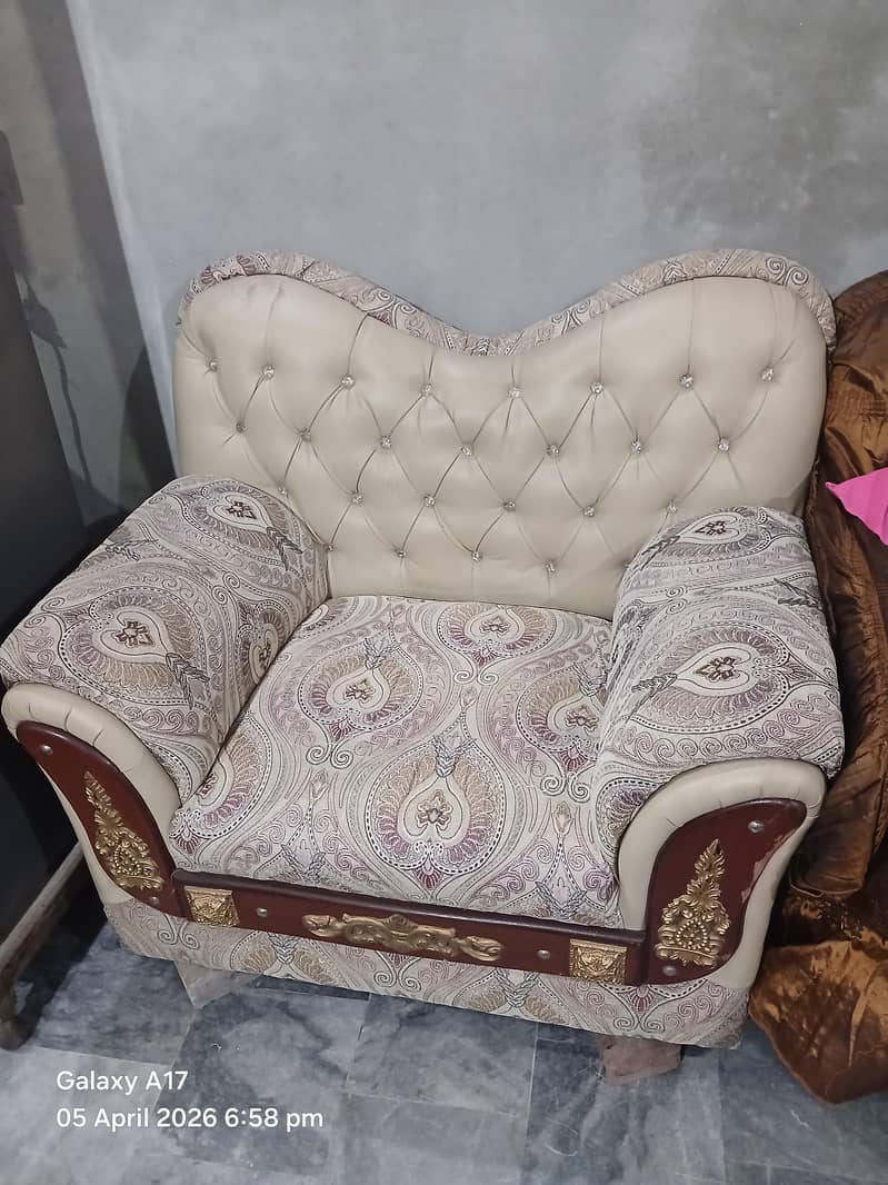 5 seater Sofa set 0