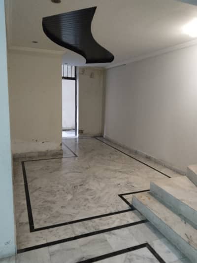 E 11 Open Basement 2 Bed 2 Bath Tv Lounge Kitchen Sep Meter Gas Electric Available