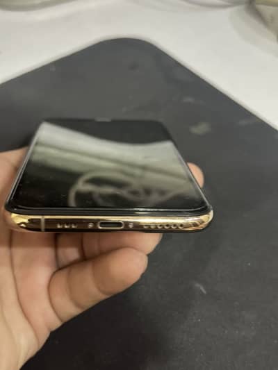 Apple iPhone XS