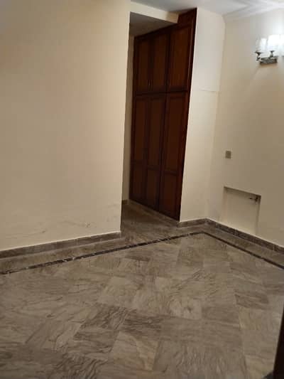 E 11 Ground Available All Facitiles Available Ideal Location Gas Electric