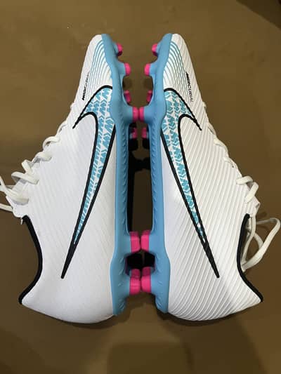 Nike Mercurial BRAND NEW