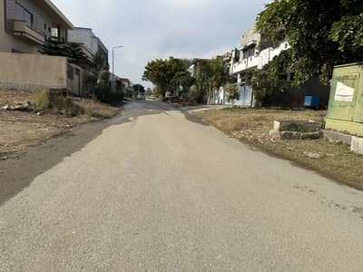 07 Marla Plot For Sale