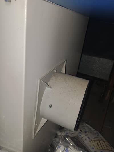 vacuum table with coat handle