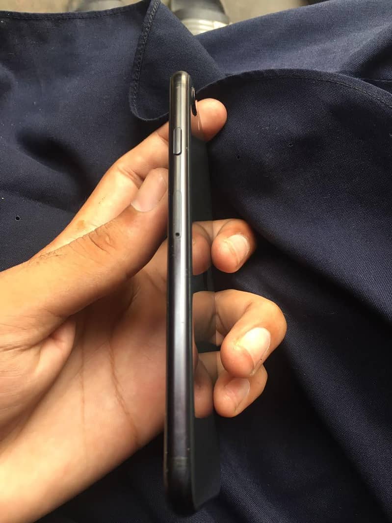 iphone SE second generation 3