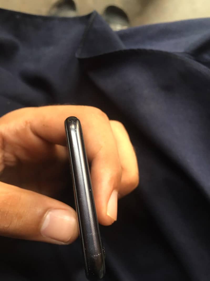 iphone SE second generation 4