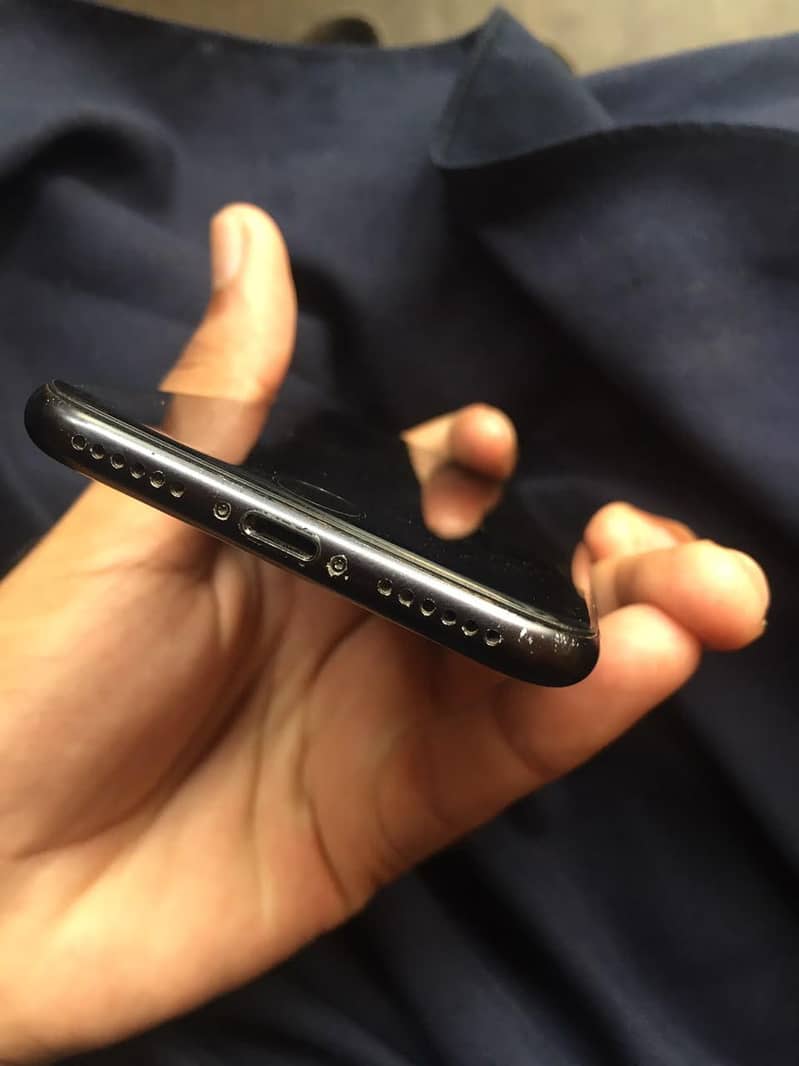 iphone SE second generation 5