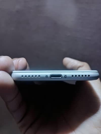 Apple iPhone 7