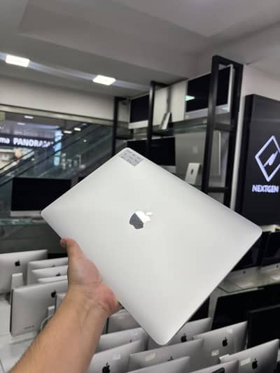 Apple MacBook Air M1 2020 | 13-inch | 8GB RAM | 256GB SSD