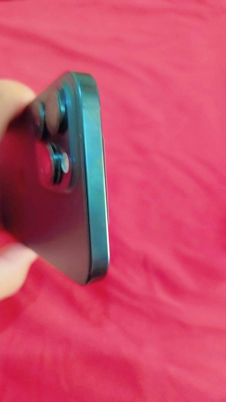 Apple iPhone 16 Pro Max 1