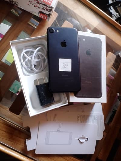 iPhone 7 (32gb 87Bh) urgent Sale. 03/09/10/18/123