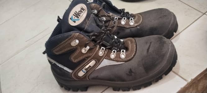 Safety shoes 1 K-work 2 Burley Company ke he