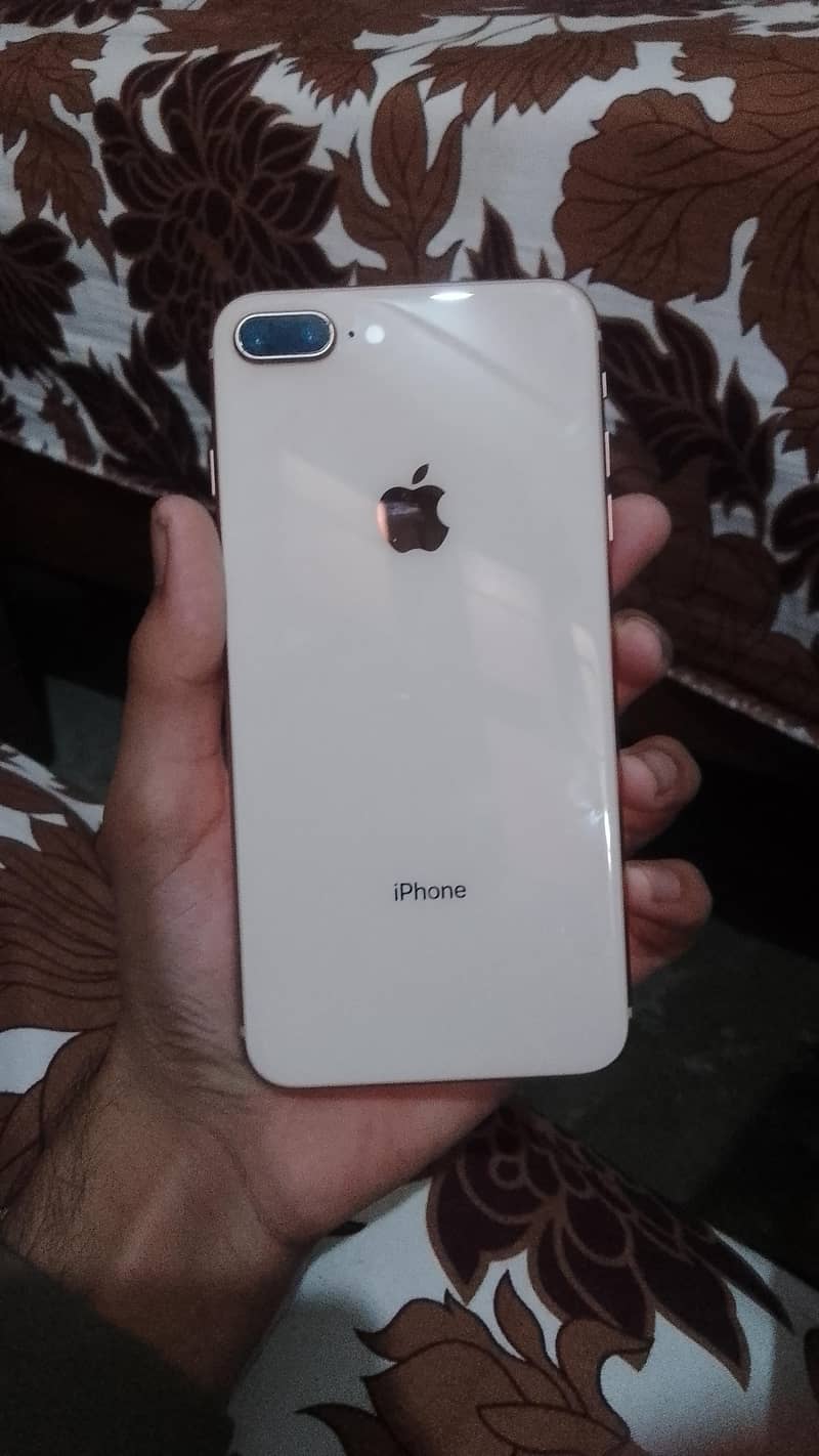 Apple iPhone 8 Plus 0