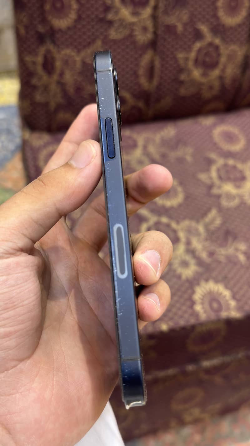 Apple iPhone 12 2