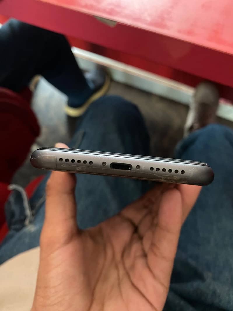 Apple iPhone 11 5