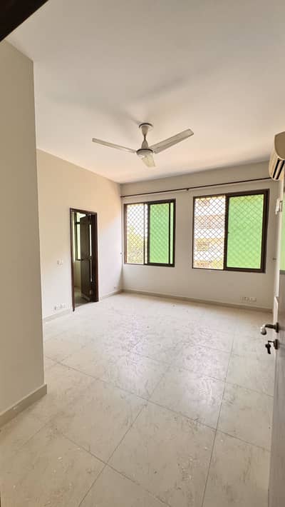 Luxury 3-Bed Apartment For Rent In Park Avenue, F-11 Markaz | 2700 Sq Ft | Prime Location