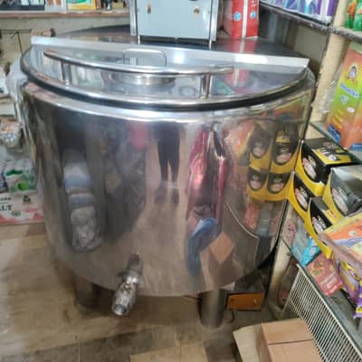 doodh ki dukan ka karigar