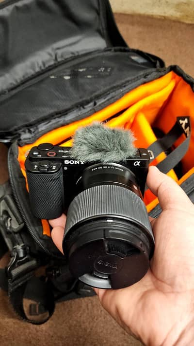 Sony ZV-E10 Mirrorless Vlogging Camera Kit (Complete Creator Package)