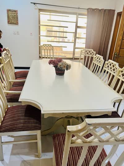 Solid wood . Beautiful dining 10 chairs in deco.