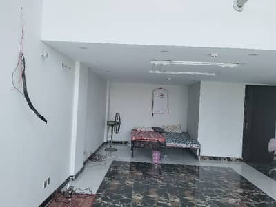 04 MARLA SHOP EXCELLENT LOCATION