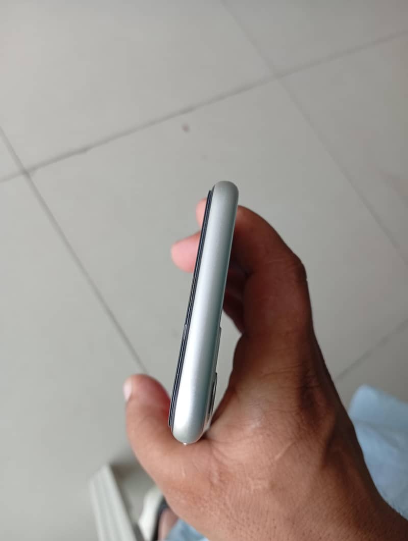 Apple iPhone 11 2