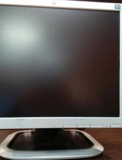 lcd tv  khrab hy 17,,