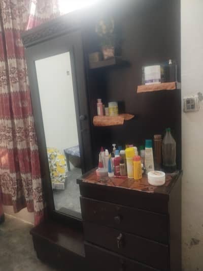 dressing table