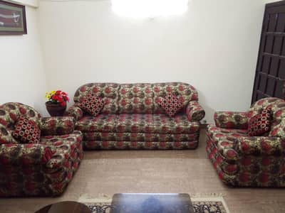 5 Seater Sofa Set in Excellent condition