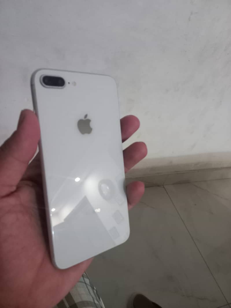 Apple iPhone 8 Plus 0