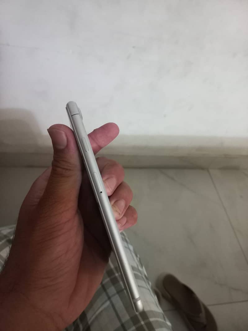 Apple iPhone 8 Plus 2