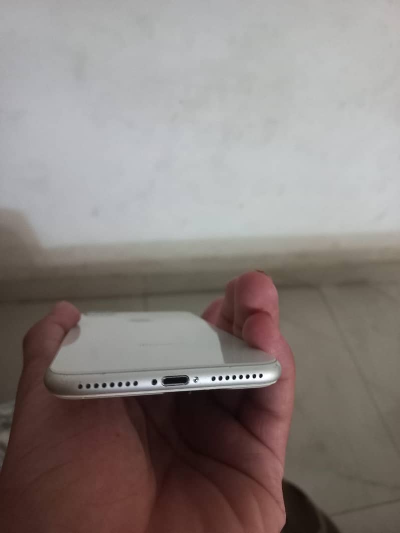 Apple iPhone 8 Plus 5