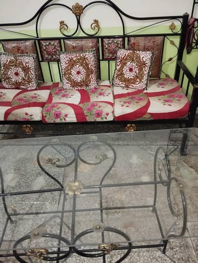 I am sailing 5 seater iron sofa and tables 1 large table and 2 small