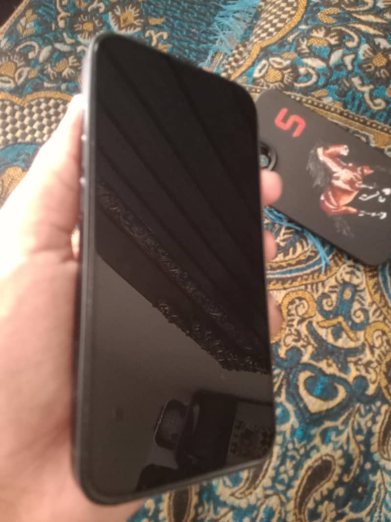 Apple iPhone 13 1