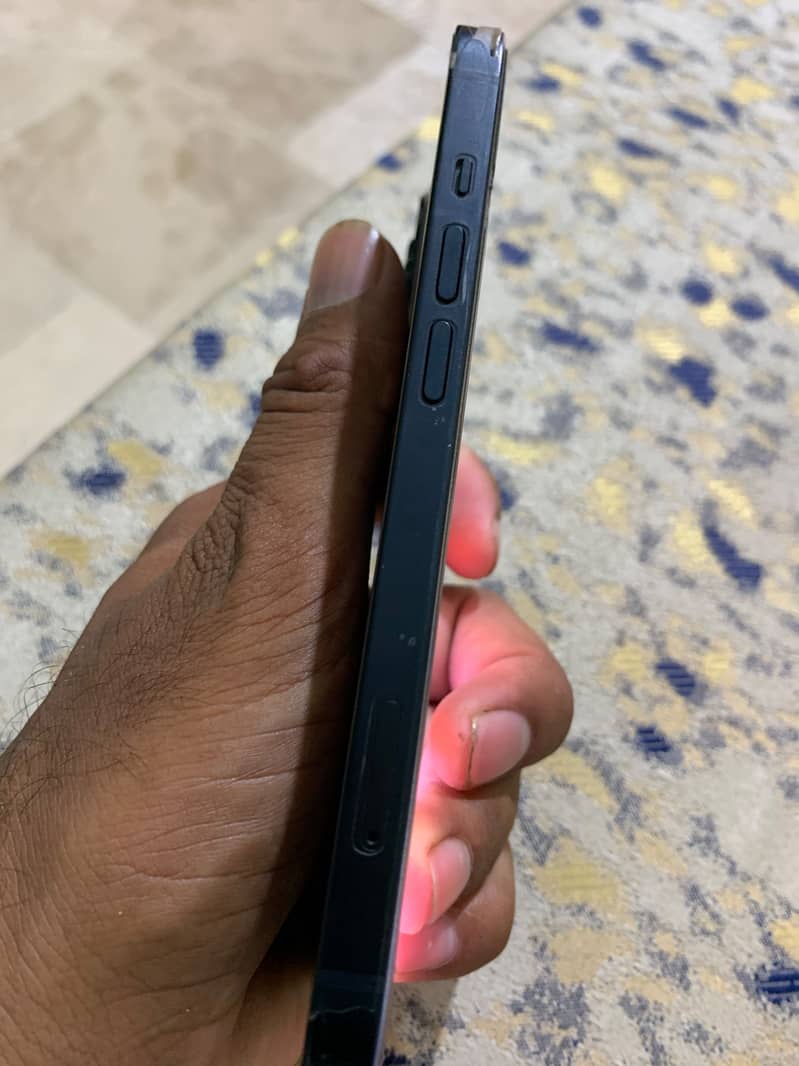Apple iPhone 13 mini 4