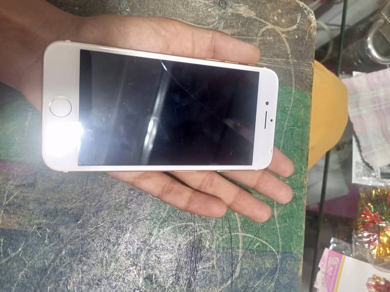 iPhone 7 4