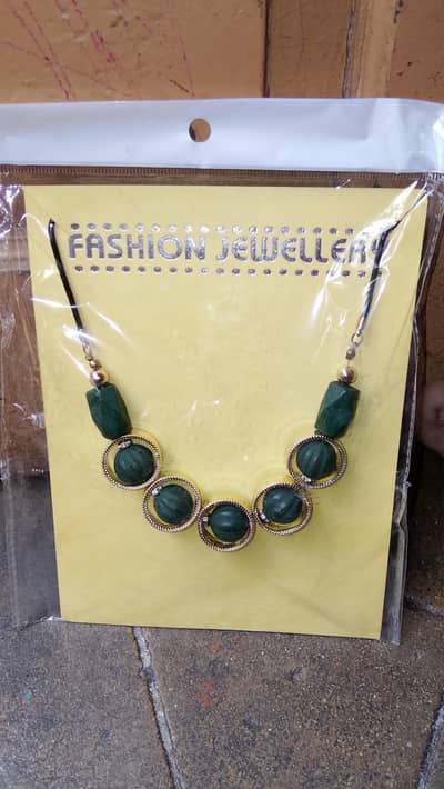 Green Fashion Necklace - New Sealed
