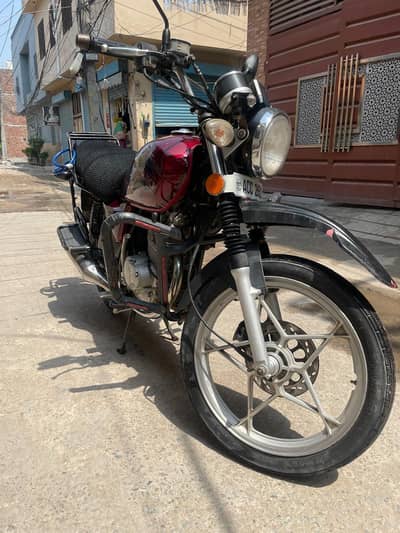 SUZUKI GS150SE RED COLOUR