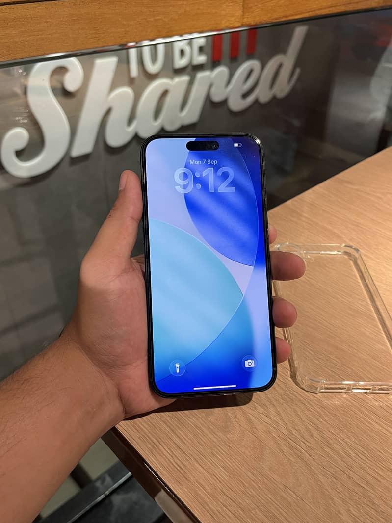 Apple iPhone 16 Plus 1