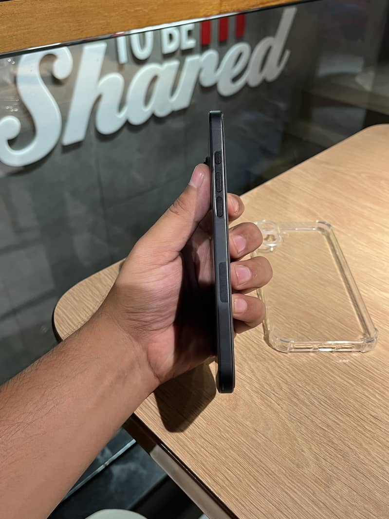 Apple iPhone 16 Plus 3