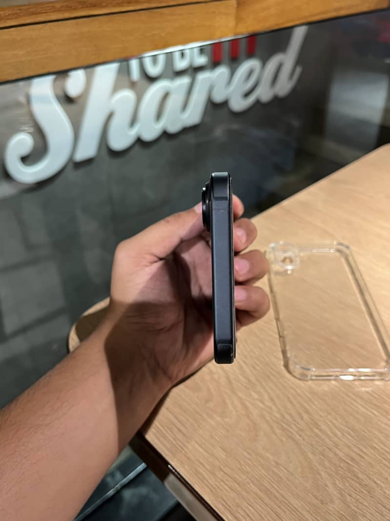 Apple iPhone 16 Plus 4