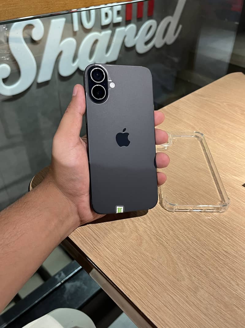 Apple iPhone 16 Plus 8