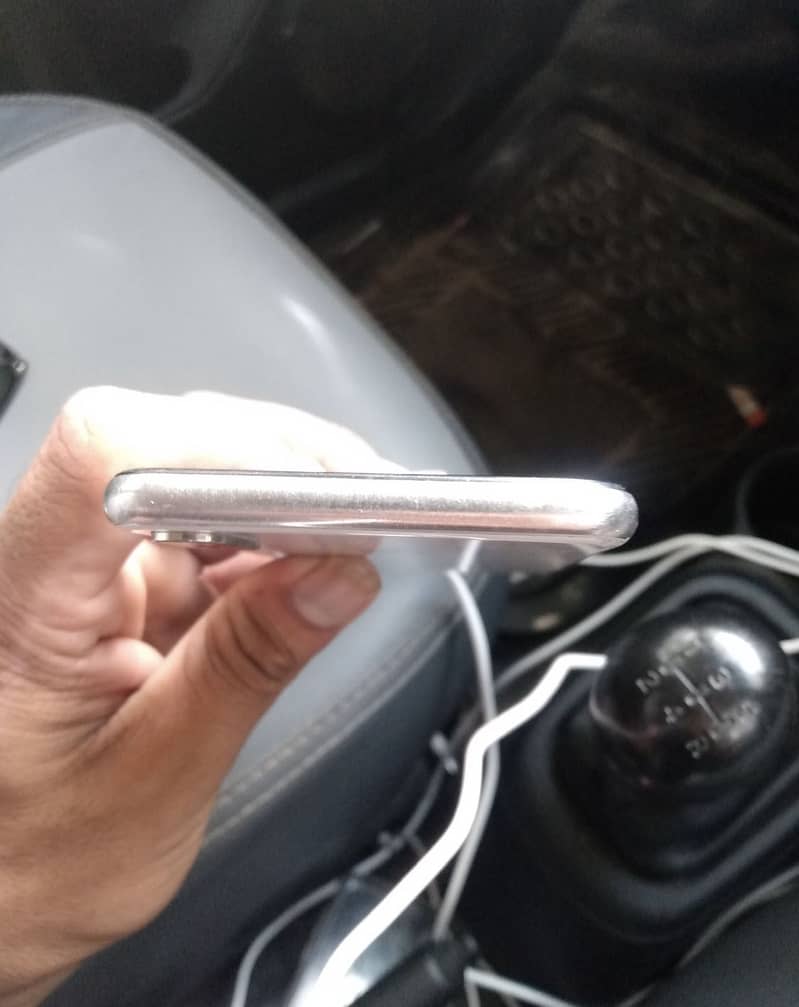 Apple iPhone X 3