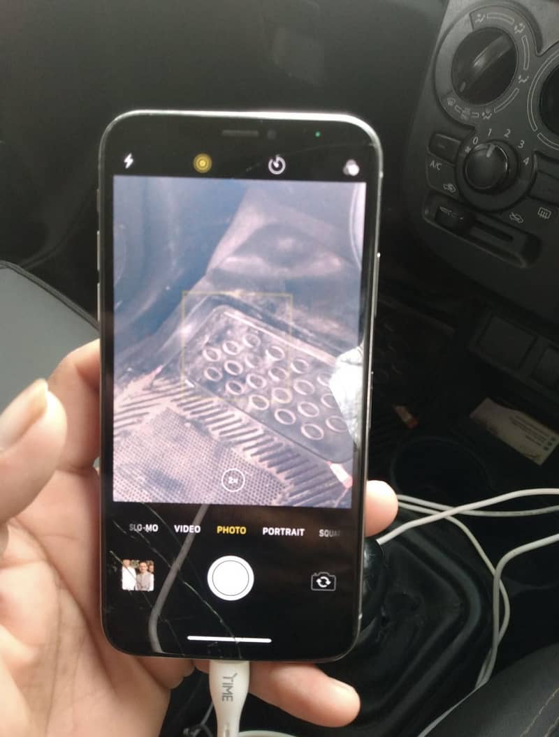Apple iPhone X 4