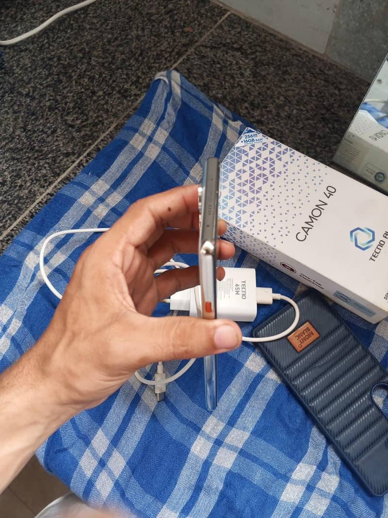 Tecno CAMON 40 3