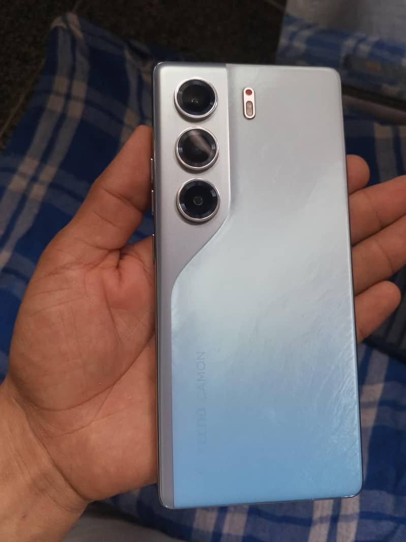 Tecno CAMON 40 4