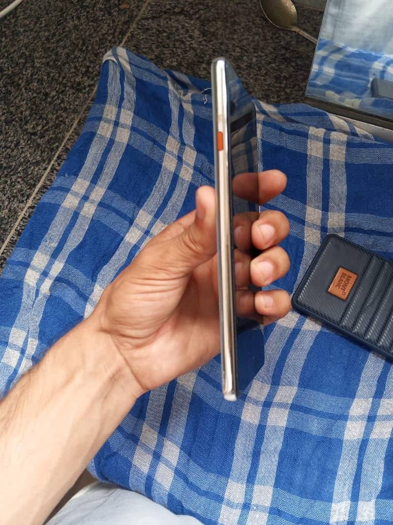 Tecno CAMON 40 5