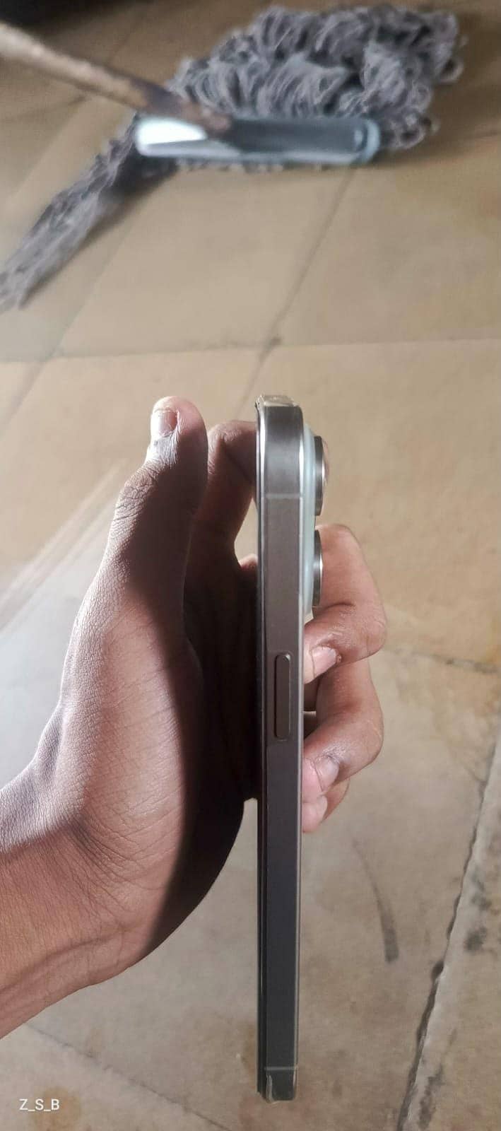 Apple iPhone 15 Pro Max 3