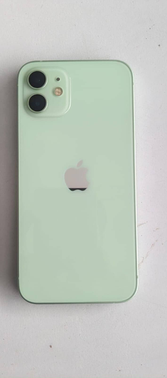 Apple iPhone 12 4